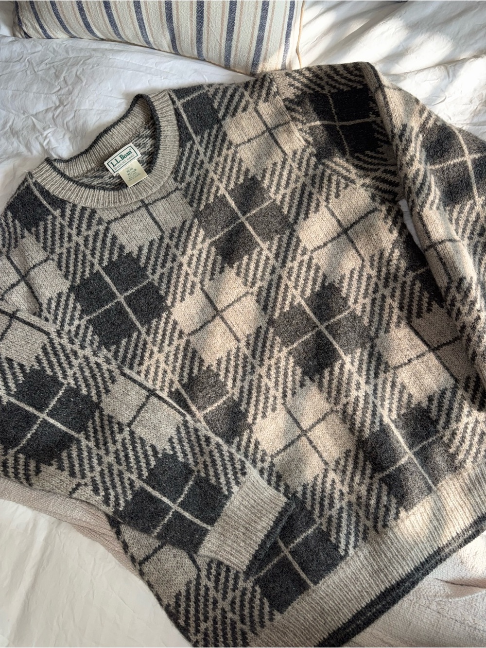 Vintage Authentic L.L. Bean Men’s Argyle Crewneck Sweater in Beige and Dark Gray